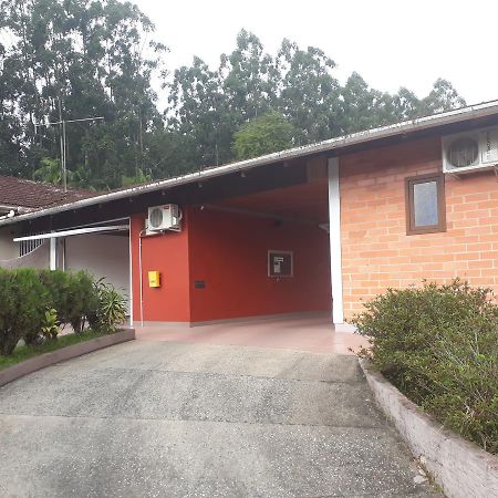Motel Casa Branca Blumenau Buitenkant foto